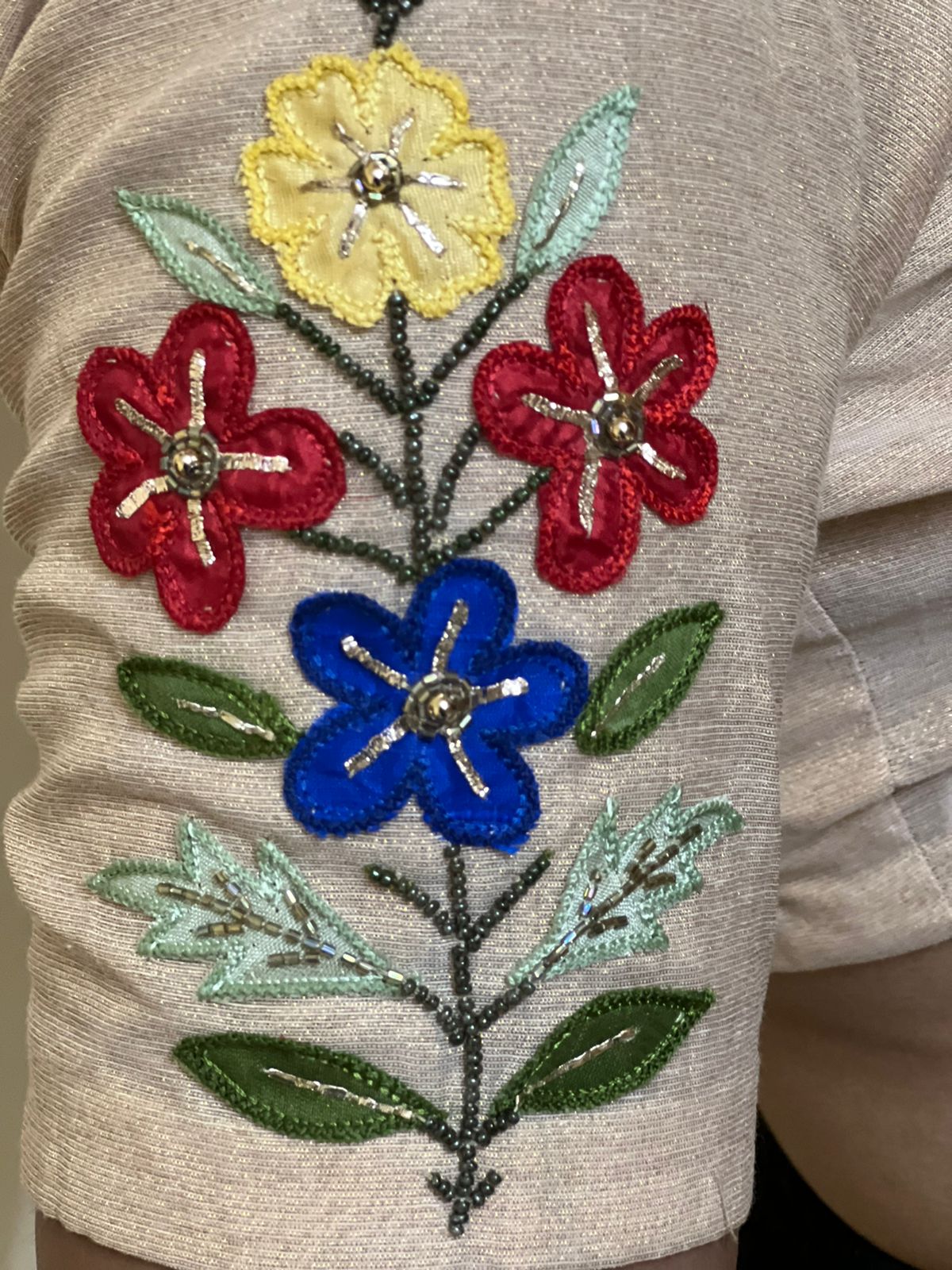 Appliqué floral Blouse